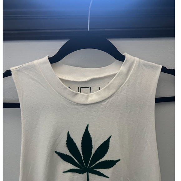 NEU OVERSIZED VINTAGE GRAPHIC PRINT TANK TOP, SIZE SMALL, WHITE/GREEN - Picture 4 of 7